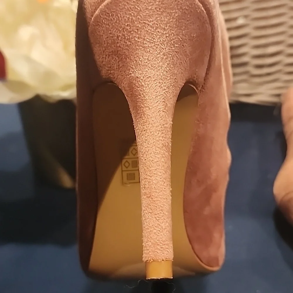 Chic Suede Slouch Boots in Pink - Picture 5 of 7